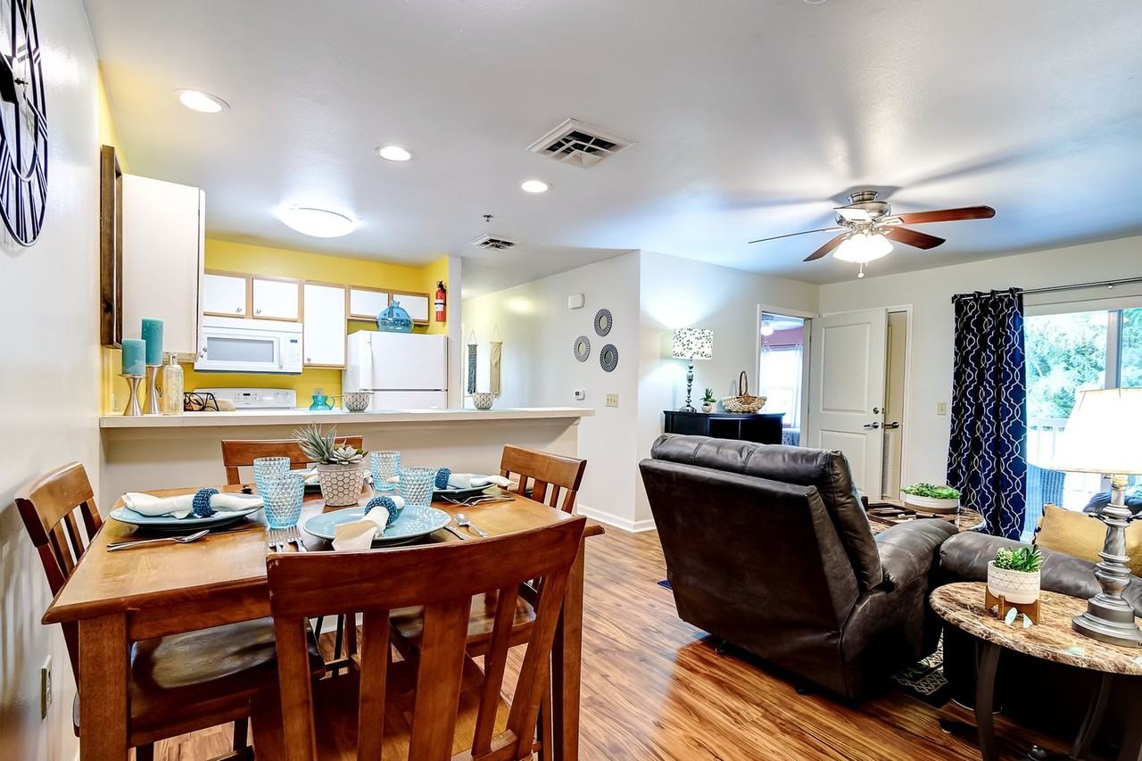 520 520 #102 - Photo 7 of 49