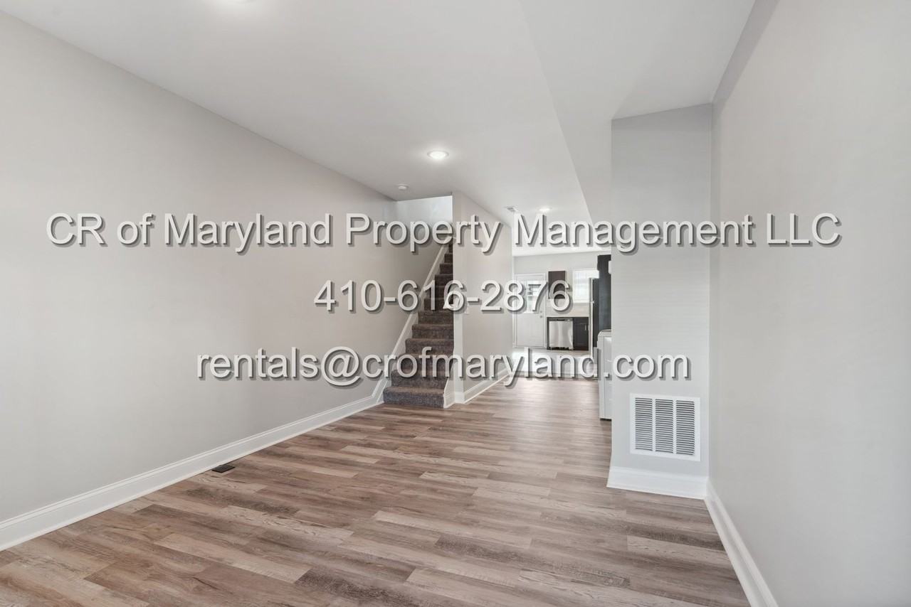 722 N Curley St - Photo 3 of 29