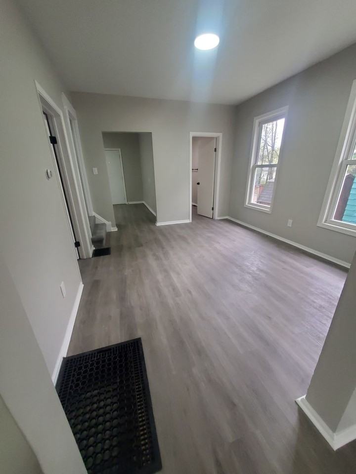 1107 Collinwood Ave - Photo 3 of 19