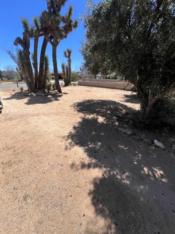 7634 Fox Trl #B - Photo 2 of 9