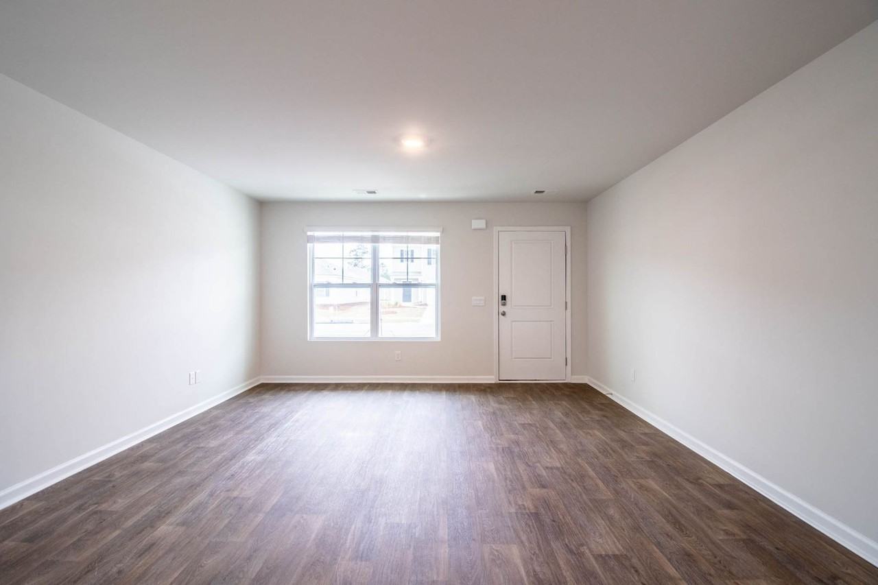 495 Coconut Dr - Photo 4 of 23