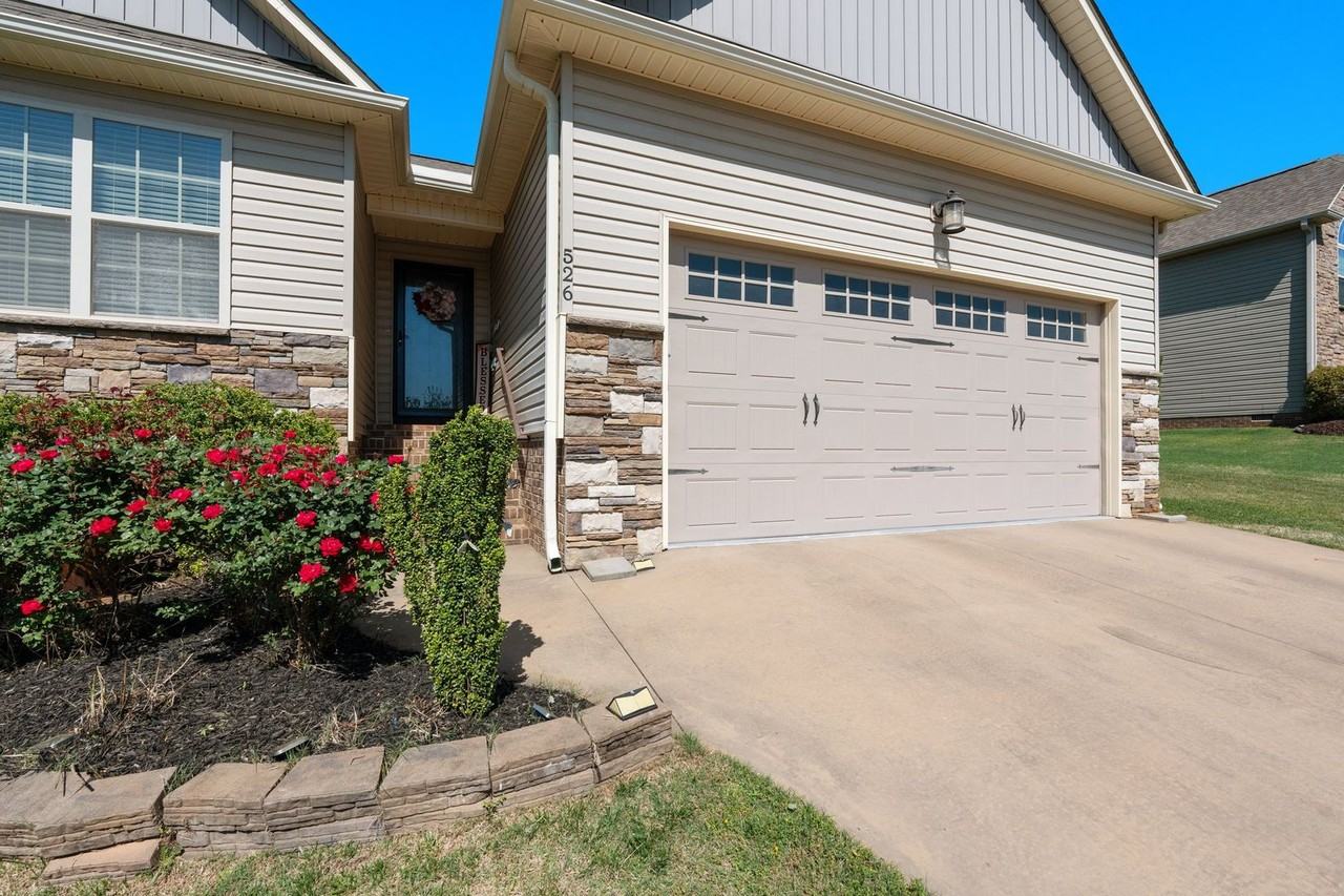 526 Cornucopia Ln - Photo 6 of 32