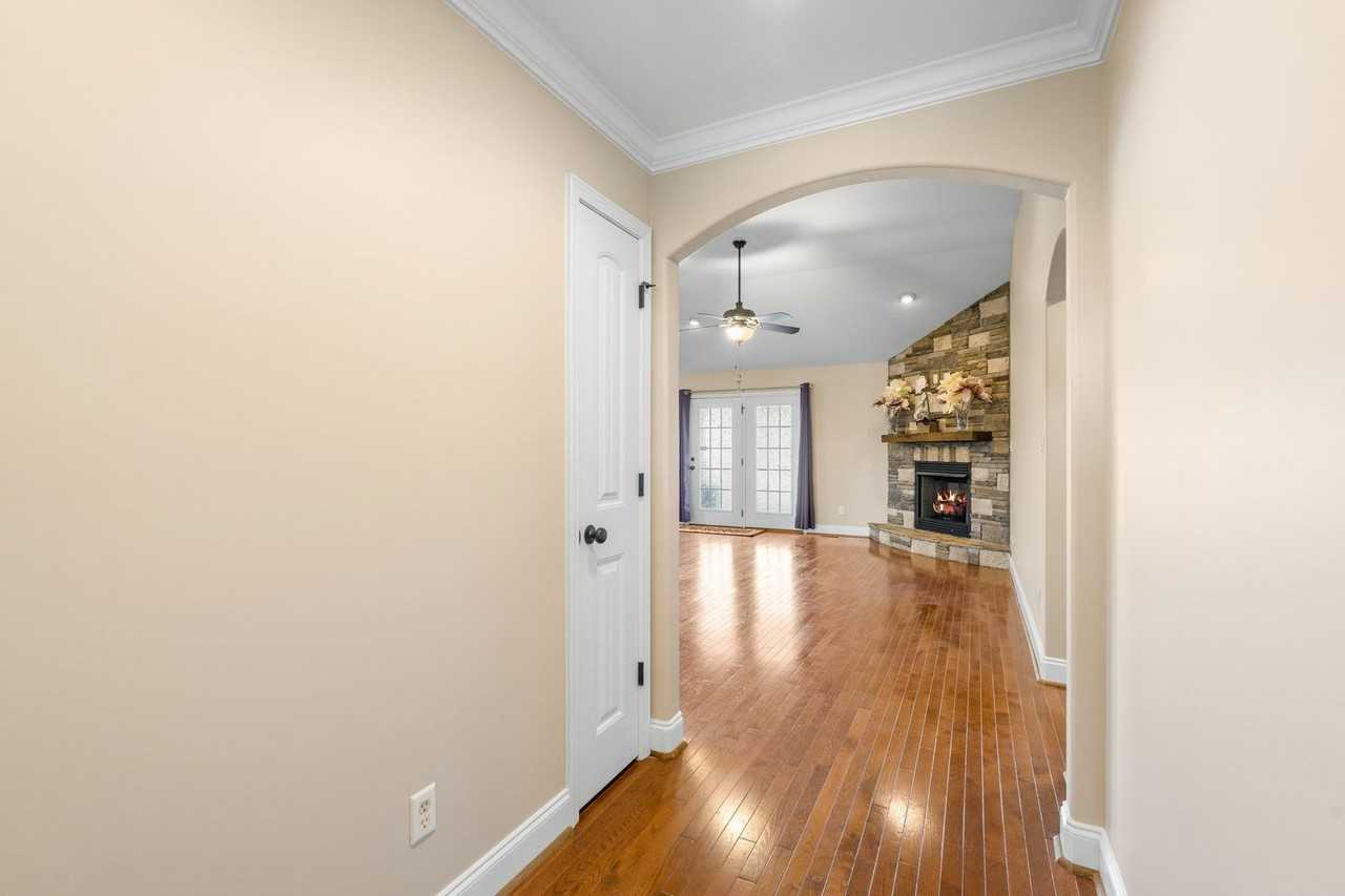 526 Cornucopia Ln - Photo 7 of 32