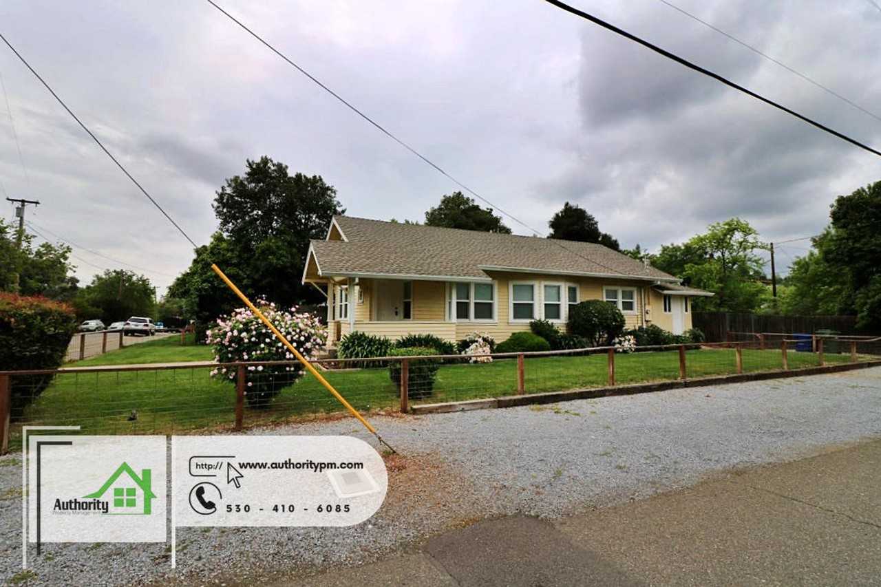 1504 Magnolia Ave - Photo 2 of 25