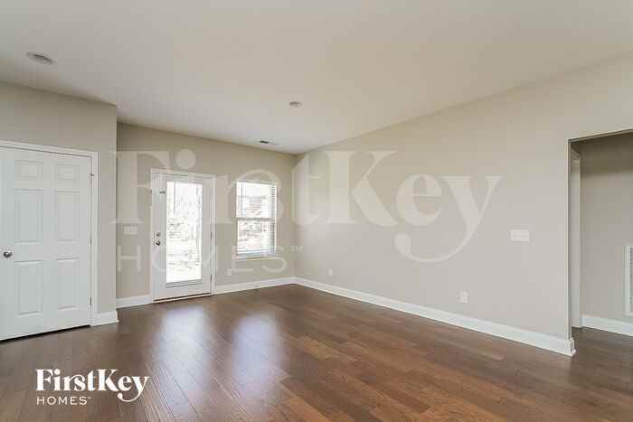 123 Hampshire Way - Photo 2 of 15