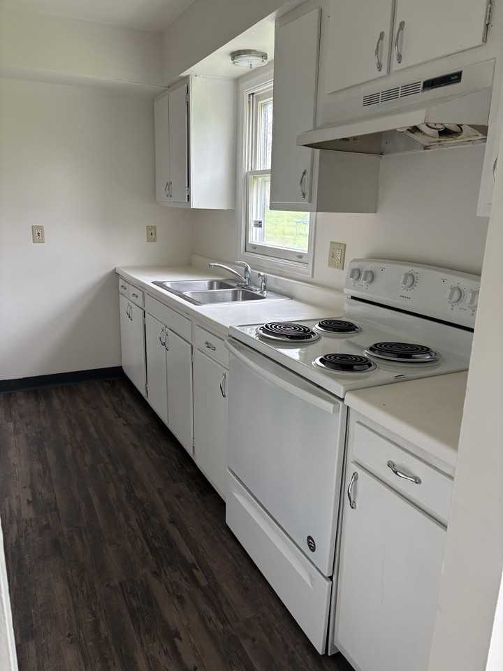 2705 Courtlandt Ave #NA - Photo 3 of 11