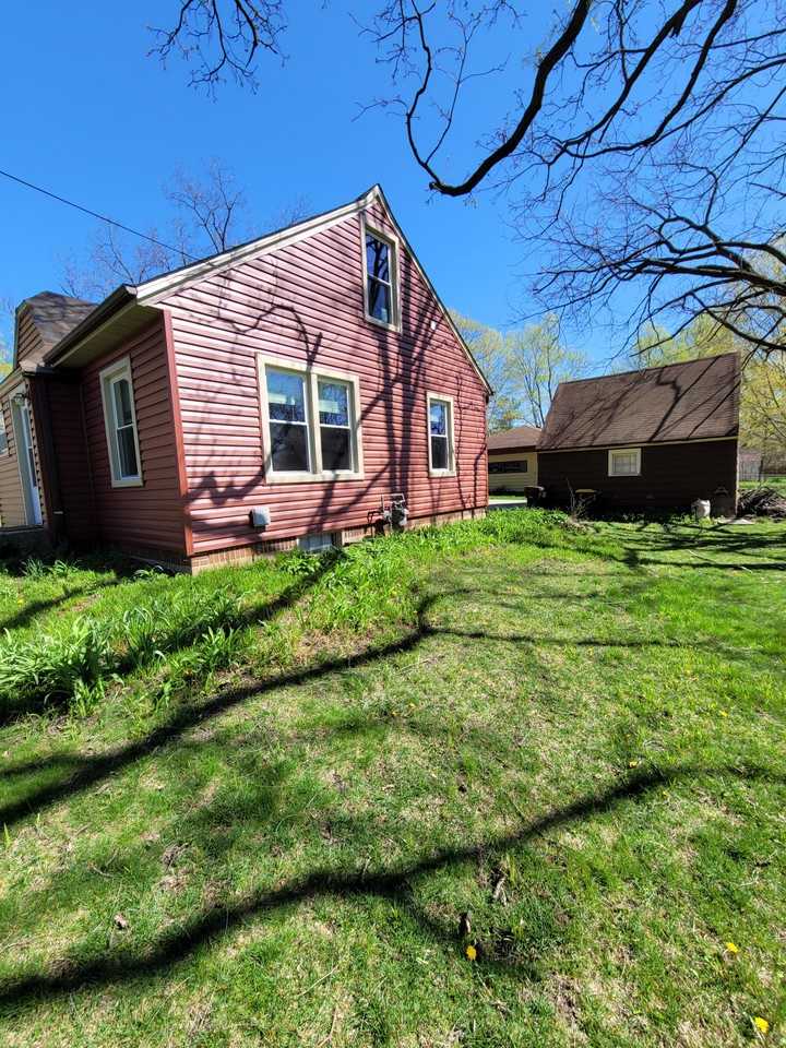 328 E Franklin St #NA - Photo 2 of 15