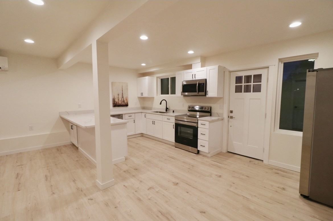 8322 19th St W - Photo 2 of 9