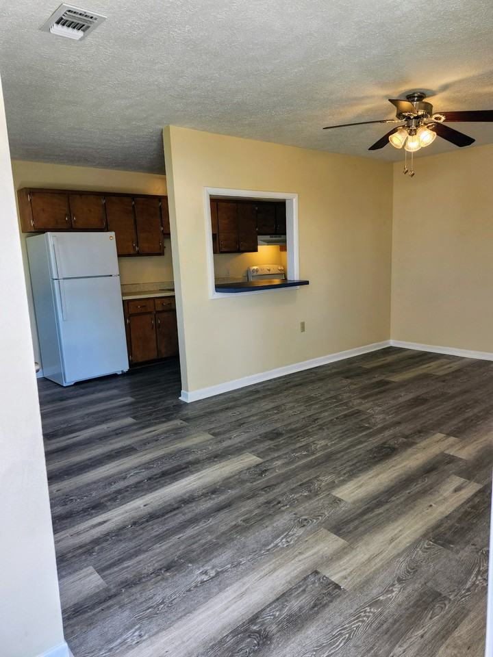 5230 Beach Dr #D - Photo 3 of 31