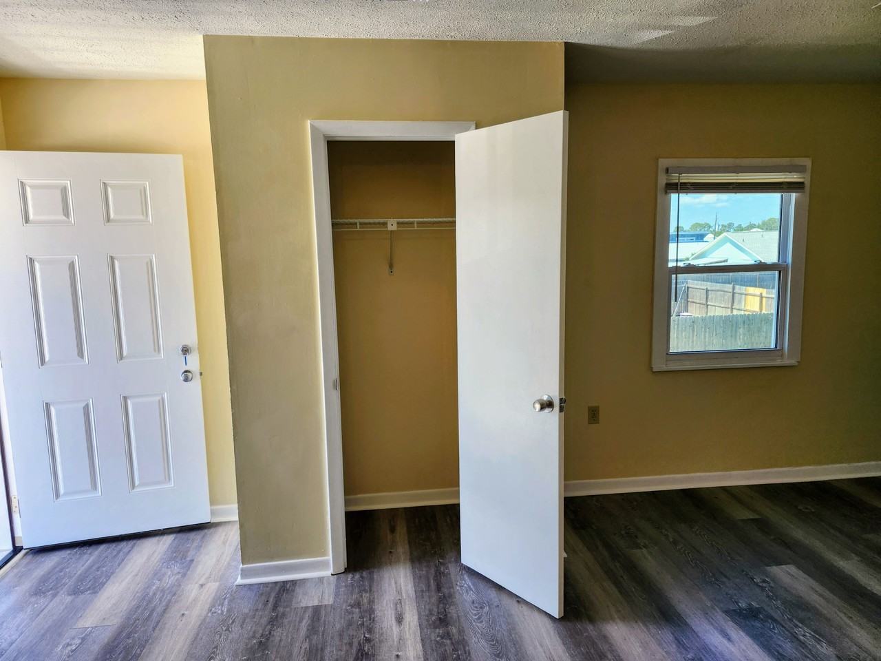 5230 Beach Dr #D - Photo 5 of 31