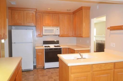 4868 Vista St - Photo 3 of 15