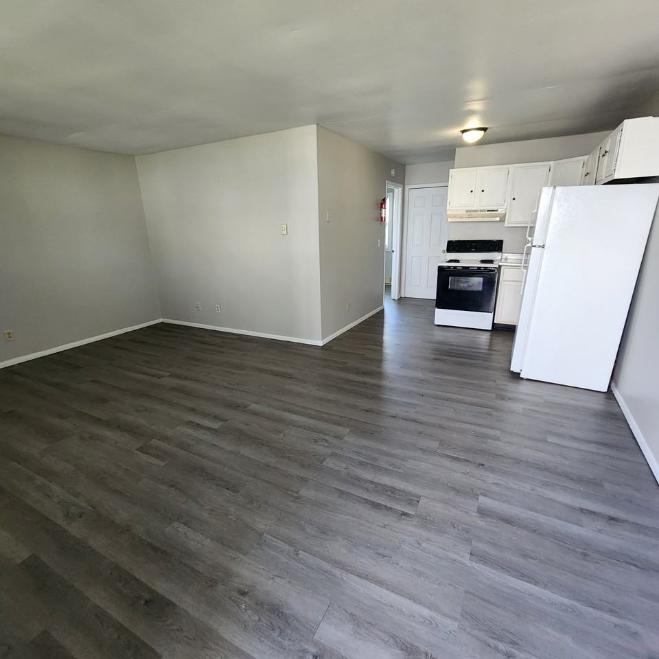 428 S Chanute St #1 - Photo 3 of 12