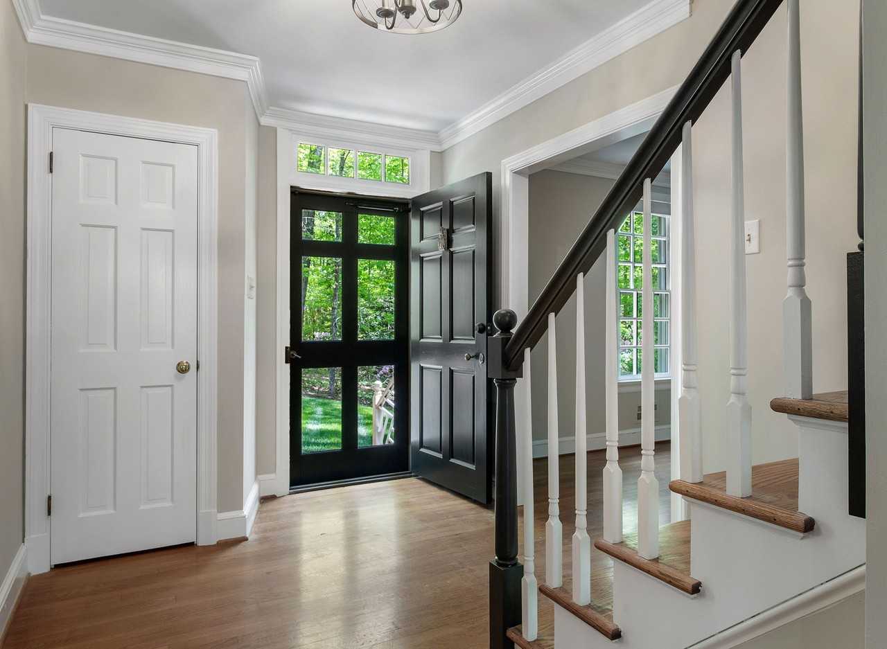 9900 Kingsbridge Rd #1 - Photo 6 of 50
