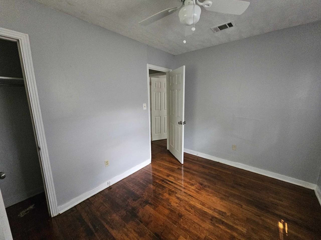 4567 Meadowmont Dr #1 - Photo 5 of 7