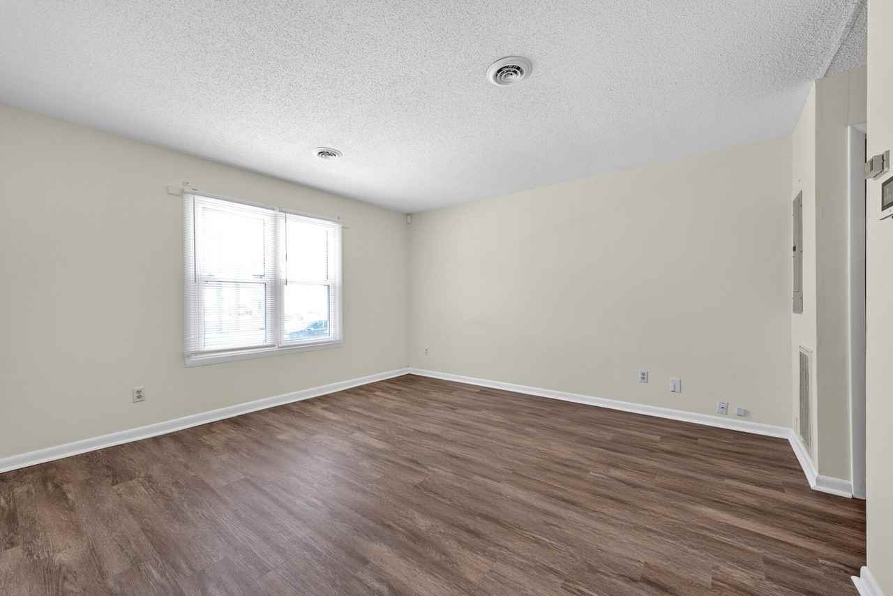 1154 26th St #1 - Photo 3 of 11