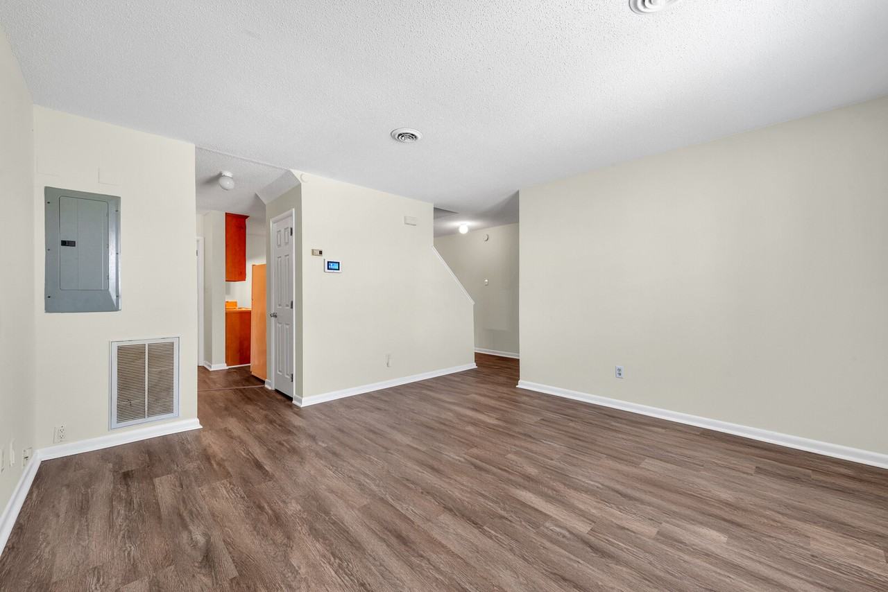 1154 26th St #1 - Photo 4 of 11