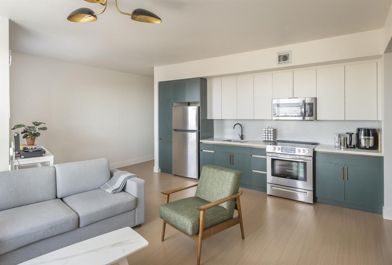 2556 Telegraph Ave #504 - Photo 3 of 34