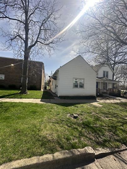 207 E Clark St #1 - Photo 4 of 20