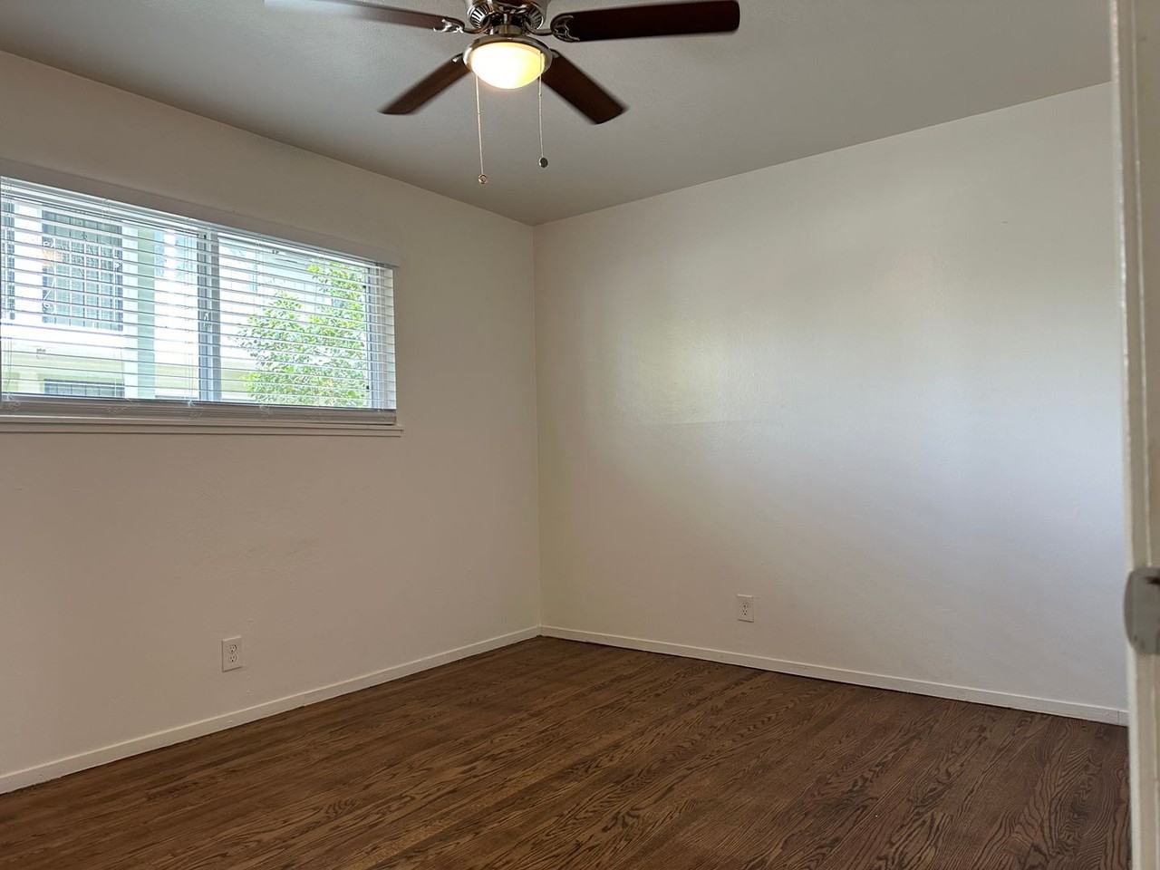 Del Paso Manor - Photo 7 of 35
