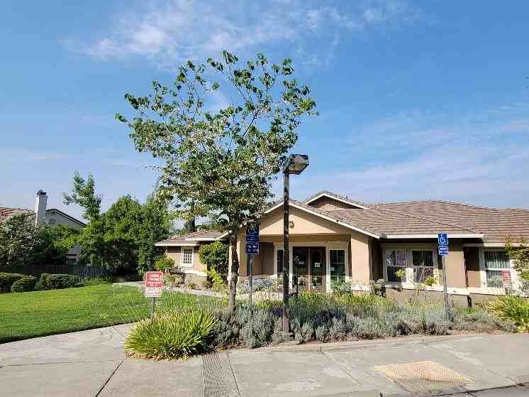 8131 Walerga Rd - Photo 5 of 9