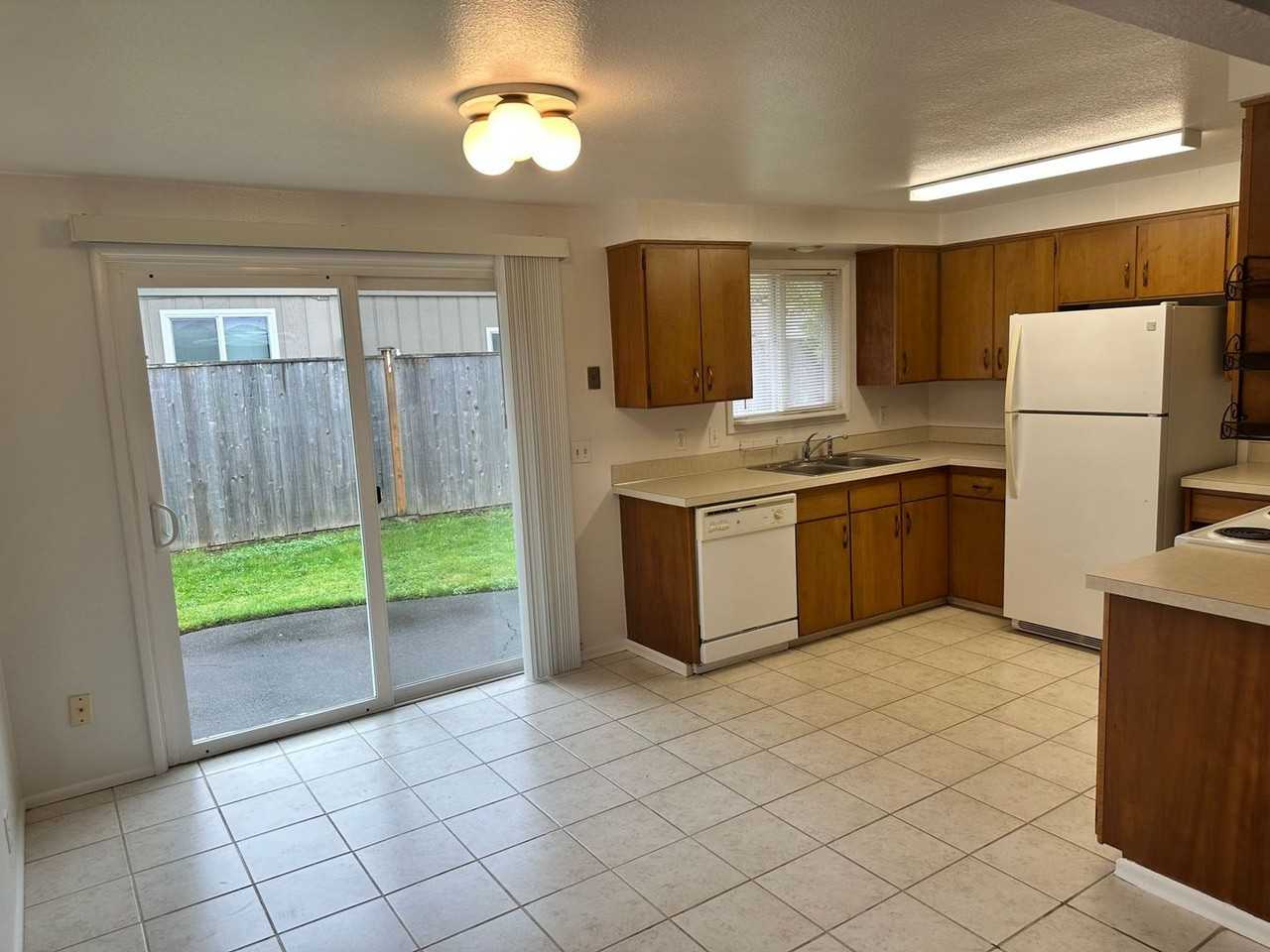 3440 Westward Ho Ave - Photo 7 of 21