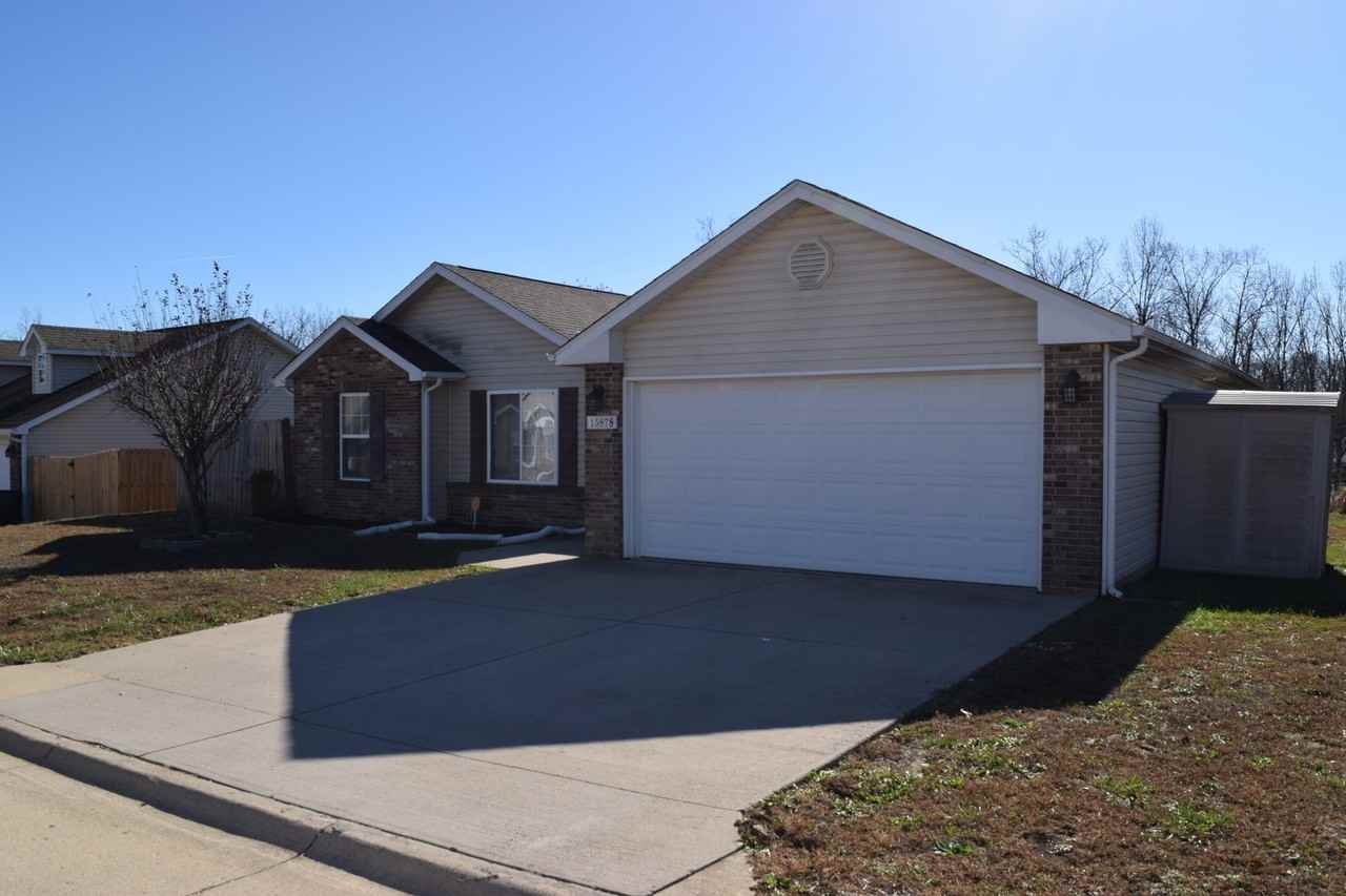 15878 Tamarack Ln - Photo 2 of 26