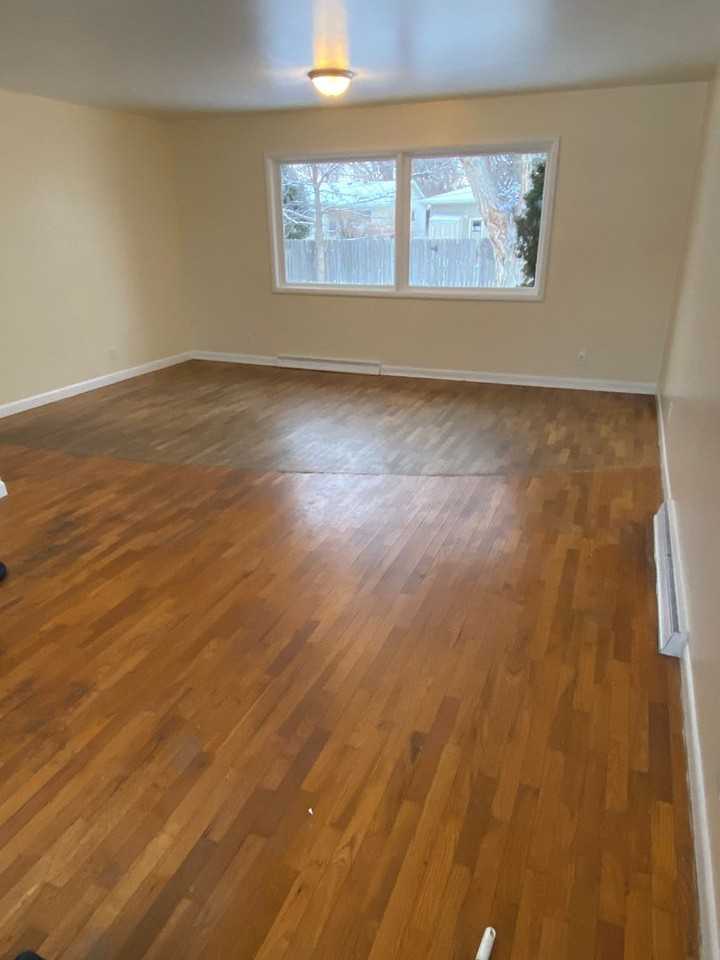 2518 Broadwater Ave - Photo 4 of 16