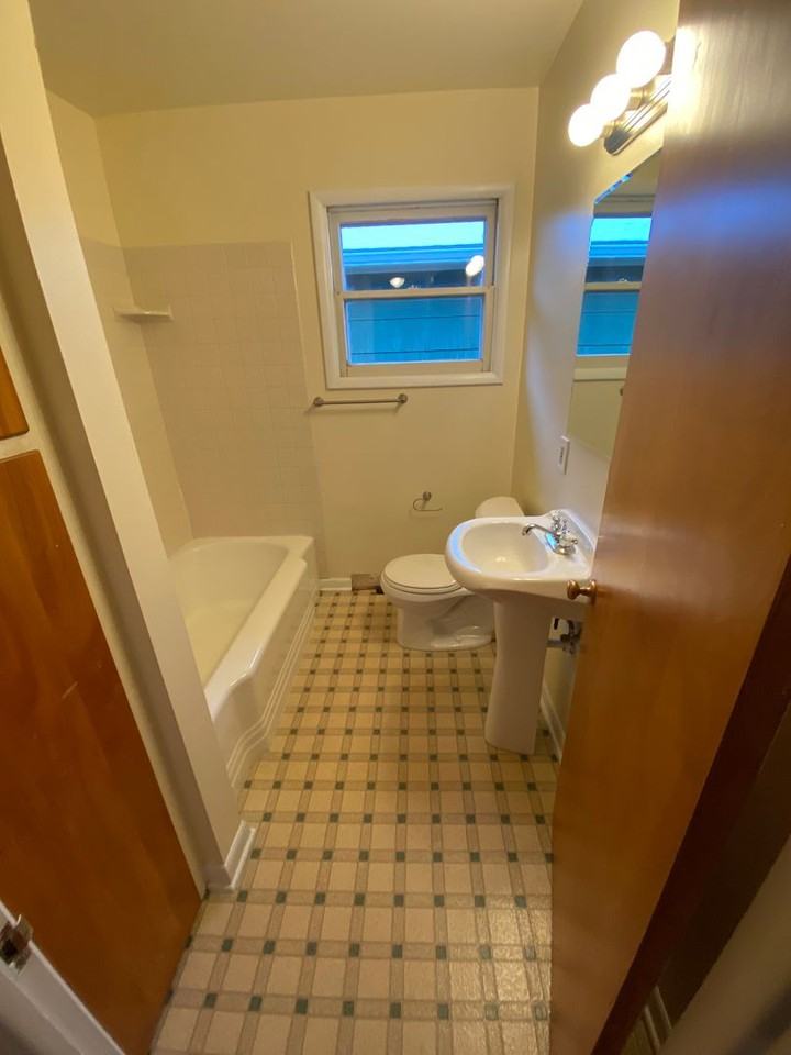 2518 Broadwater Ave - Photo 7 of 16