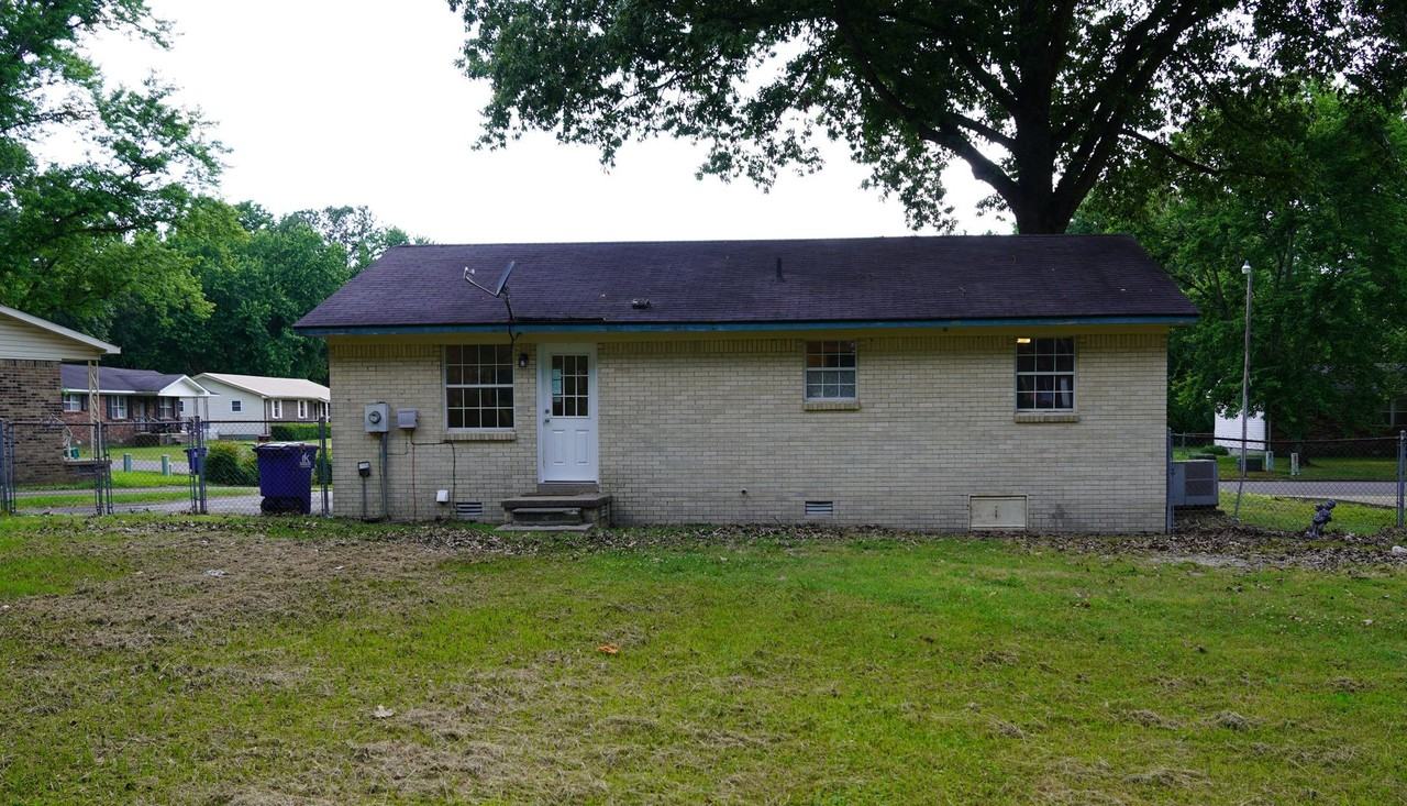 128 Meadowbrook Dr - Photo 2 of 12