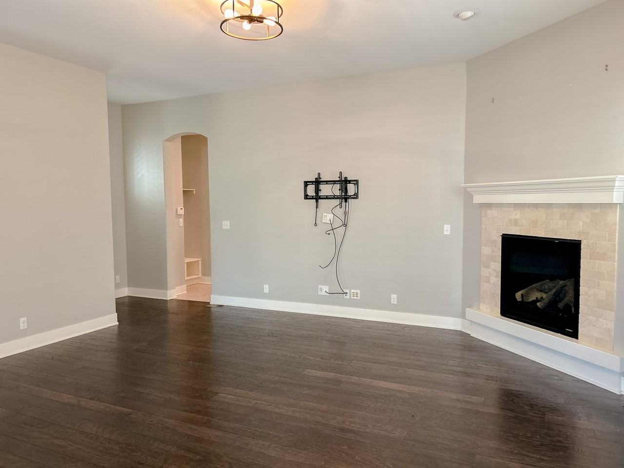 322 Dallas St - Photo 3 of 24