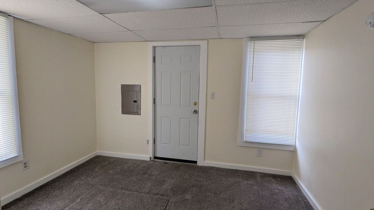 247 W Southern Ave - Photo 4 of 9