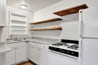 301 Hessel Blvd - Photo 1 of 1