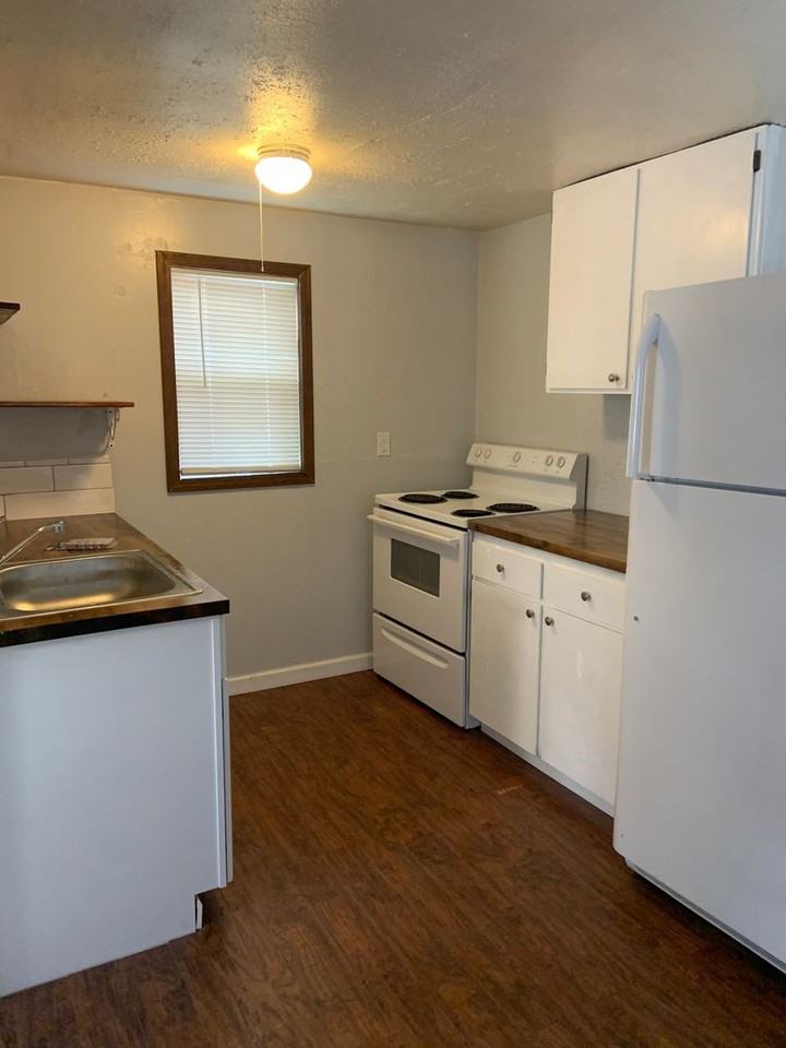 2530 1/2 Gettle St - Photo 2 of 18