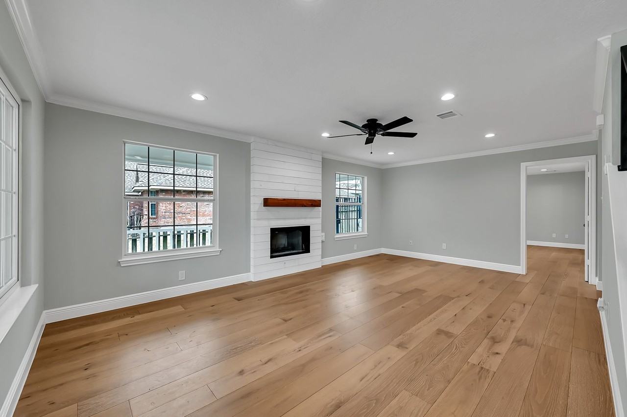 12744 Point Aquarius Blvd - Photo 4 of 45