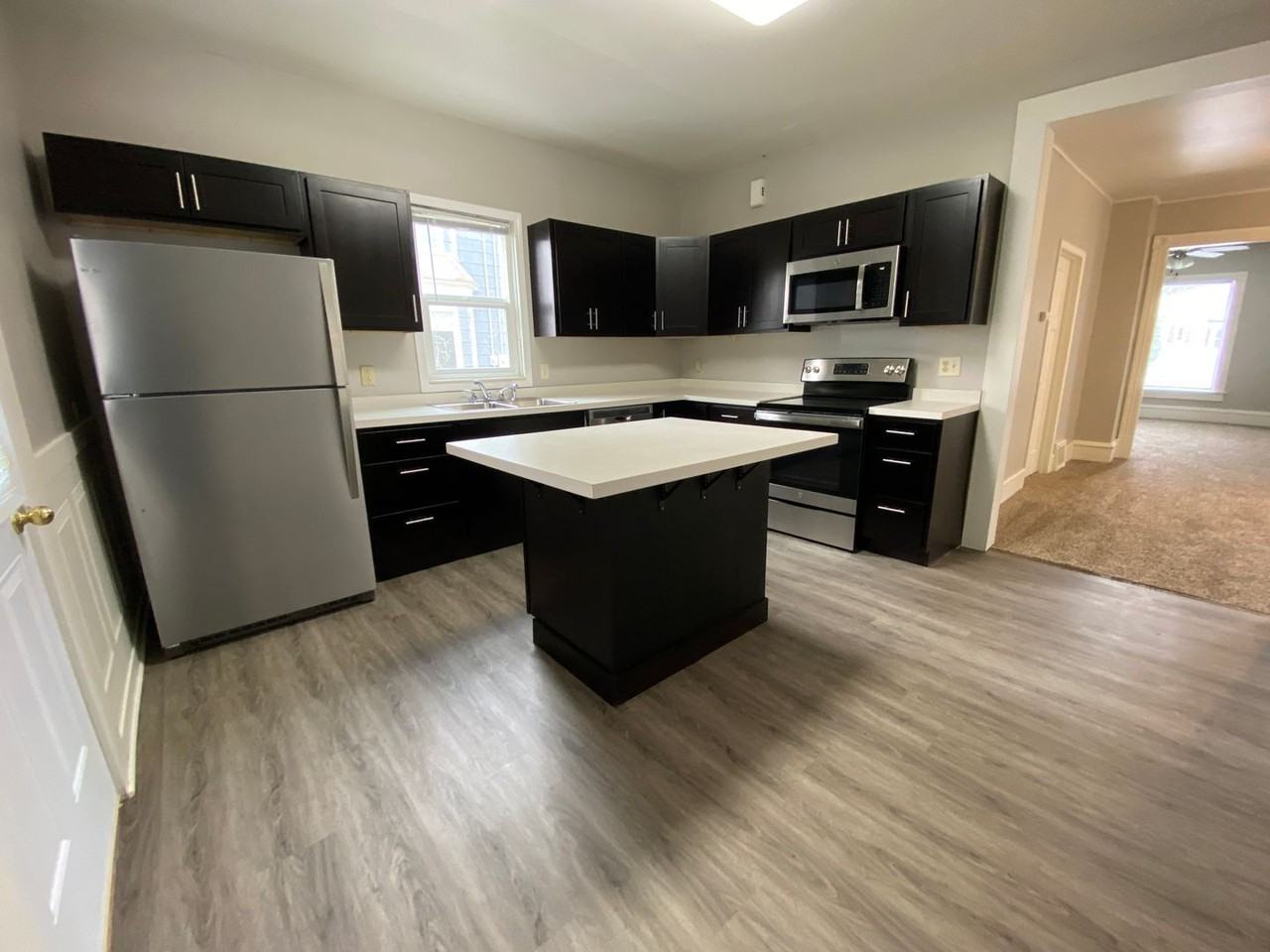 515 4th Ave S - Photo 2 of 34