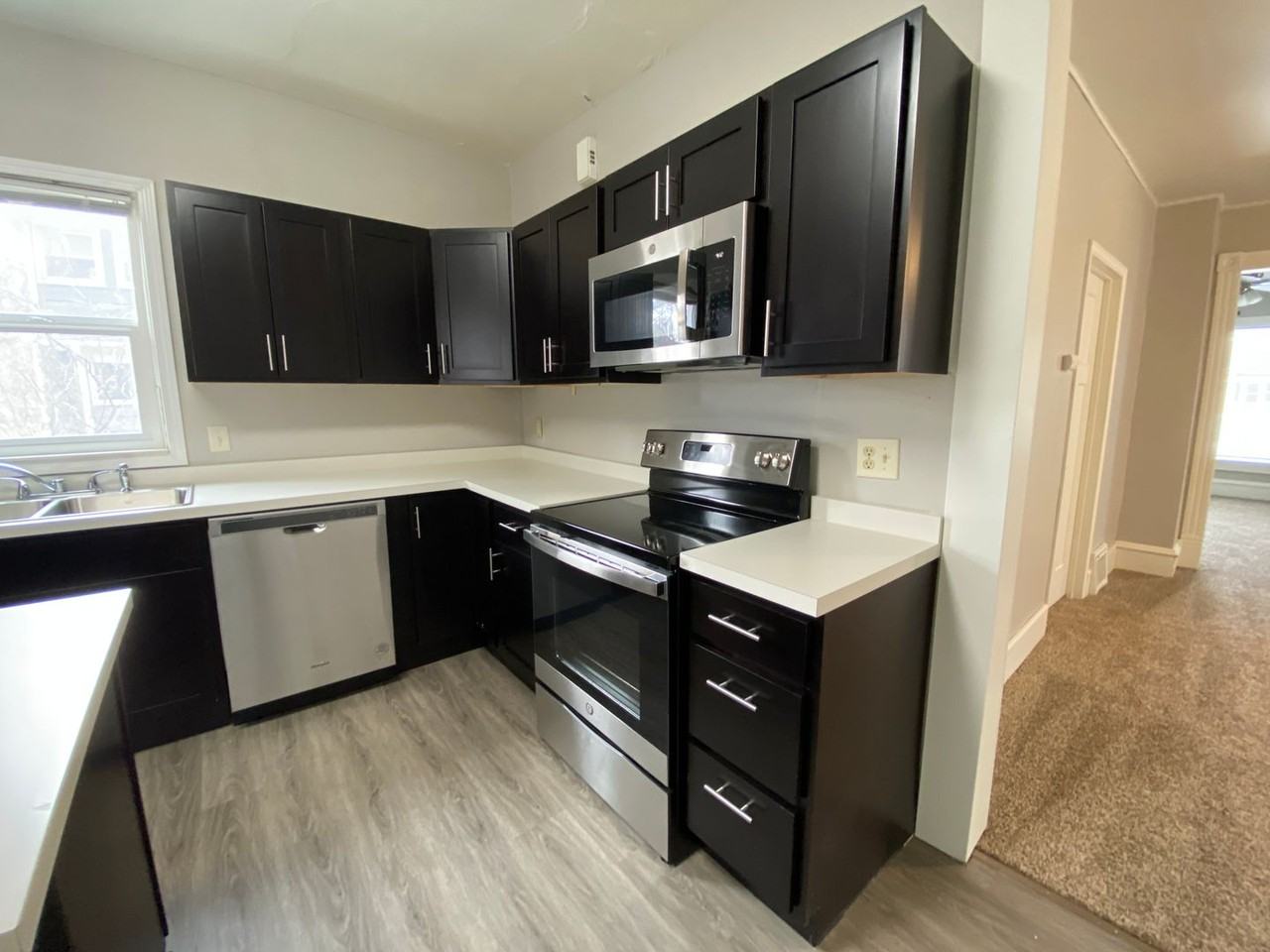 515 4th Ave S - Photo 3 of 34