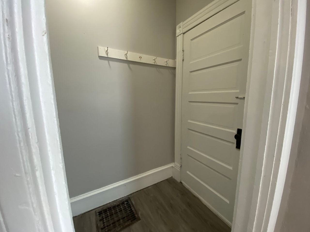 515 4th Ave S - Photo 7 of 34