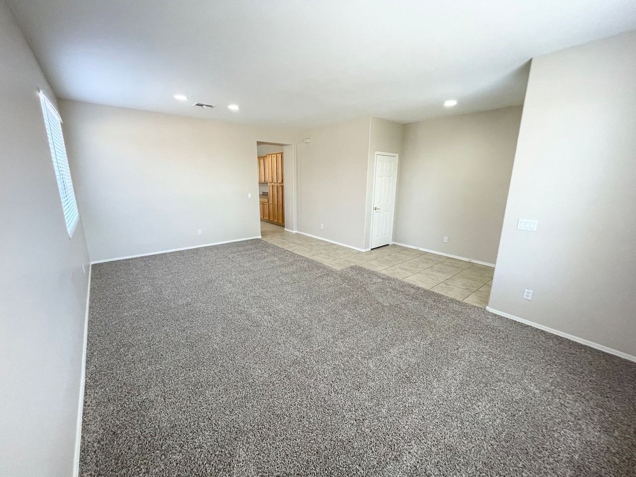 3720 W Rushmore Dr - Photo 5 of 35