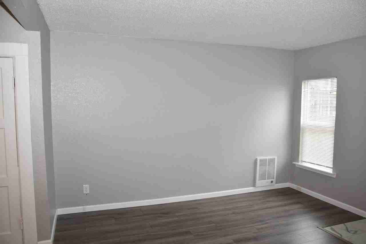 906 S J St - Photo 3 of 16