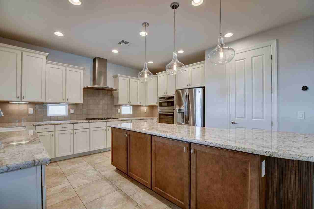 1499 Varsity Dr - Photo 7 of 42
