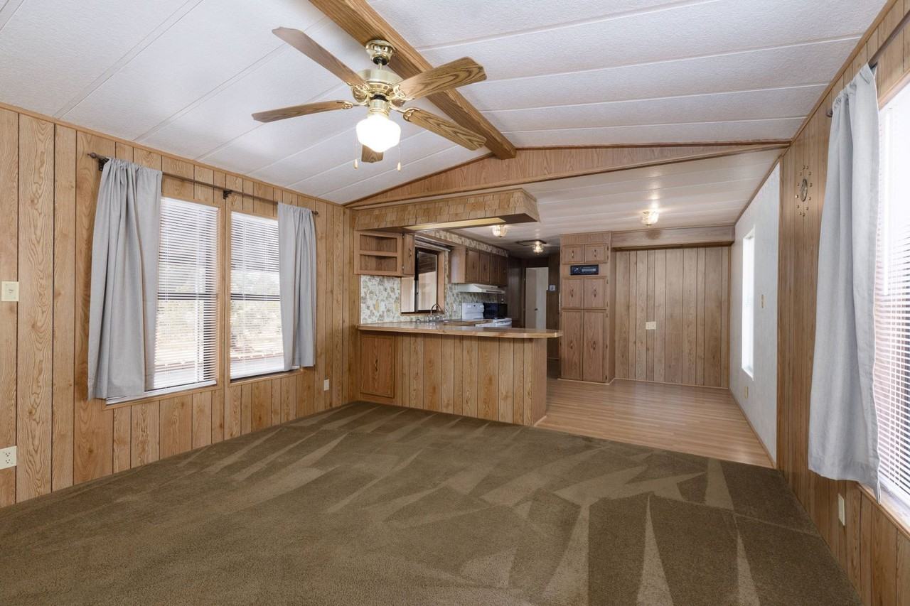 320 N Anderson Ln - Photo 5 of 23