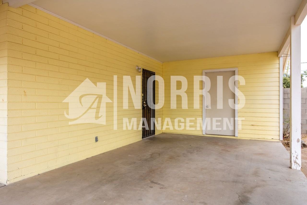 327 E Orange Dr - Photo 5 of 36