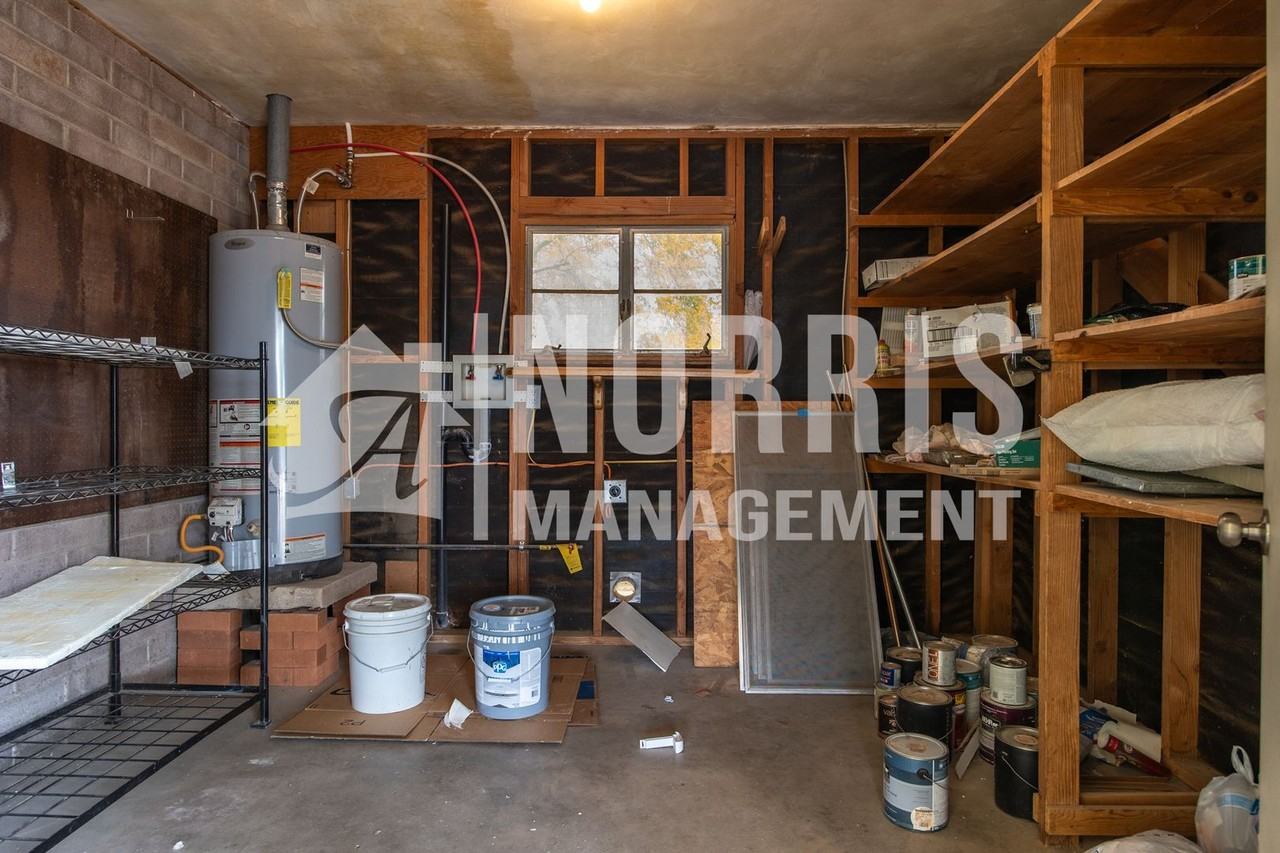 327 E Orange Dr - Photo 6 of 36