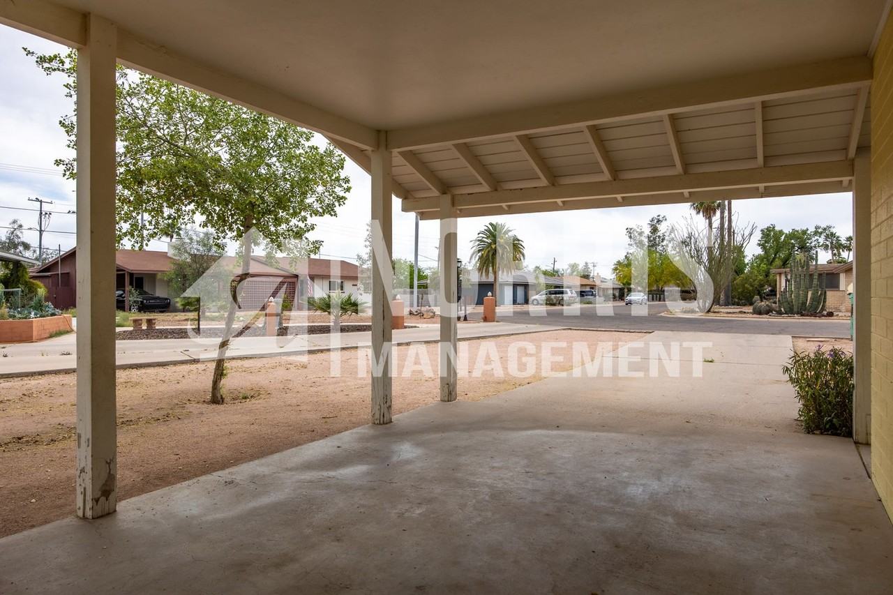 327 E Orange Dr - Photo 7 of 36