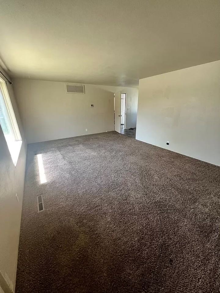 2510 South Stanley Street - Photo 3 of 12