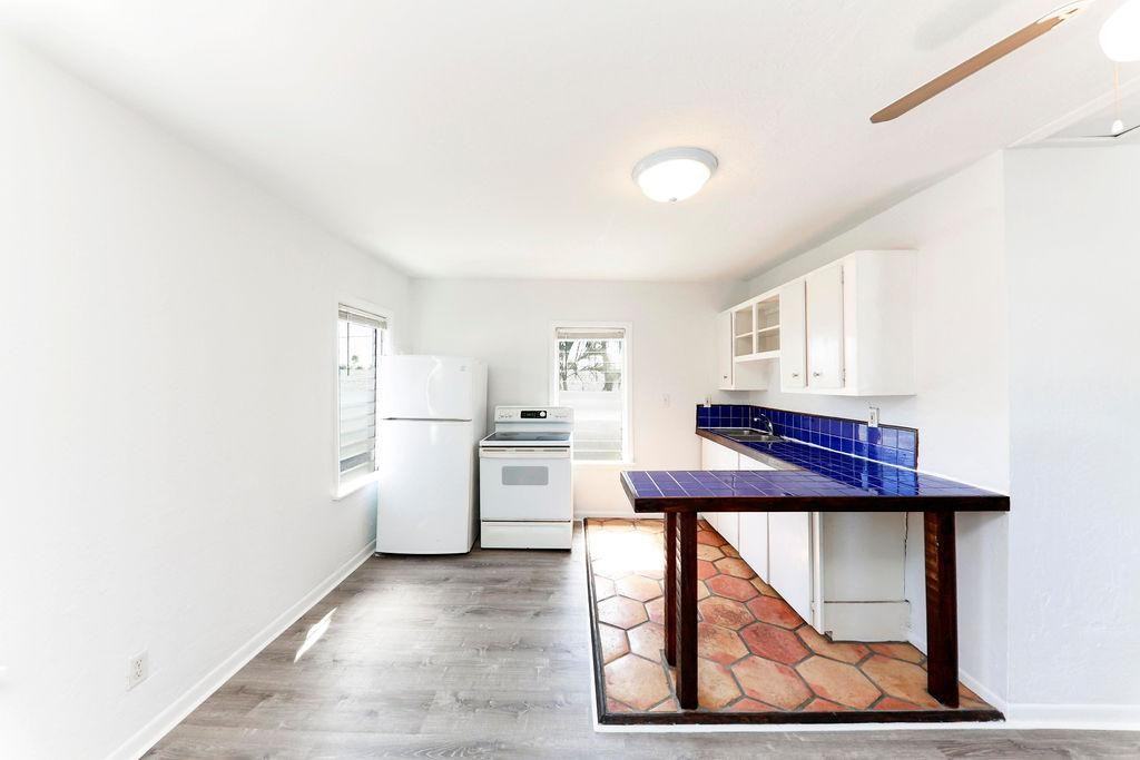 417 Mayflower Rd - Photo 2 of 12