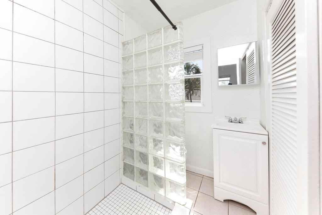 417 Mayflower Rd - Photo 3 of 7