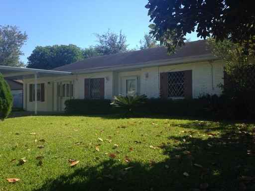 2321 Heritage Dr - Photo 2 of 12