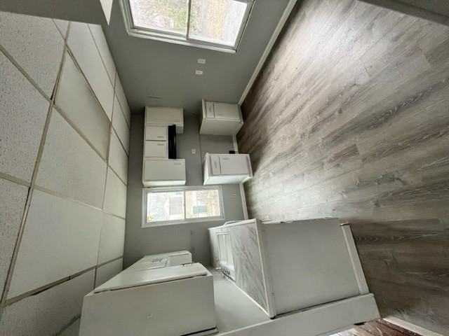 410 Bay St - Photo 3 of 8