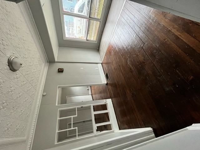 410 Bay St - Photo 2 of 8